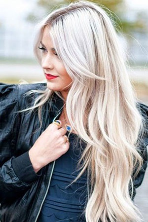 1970s inspired flicked fringe